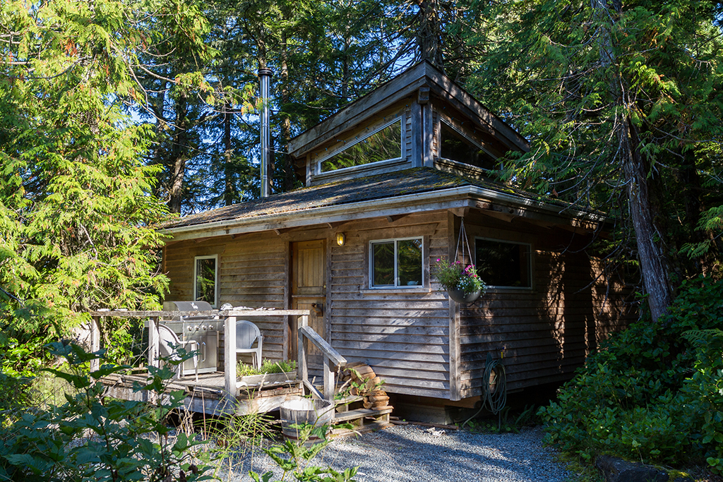 09-18 - 05.jpg - Cabin, Ucluelet, Vancouver Island, BC